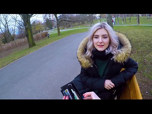 ❤️ Už pinigus nuryja karštą nepažįstamojo spermą - blowjob in the park by Eva Elfie Seks video prie lt.porn-mate.ru